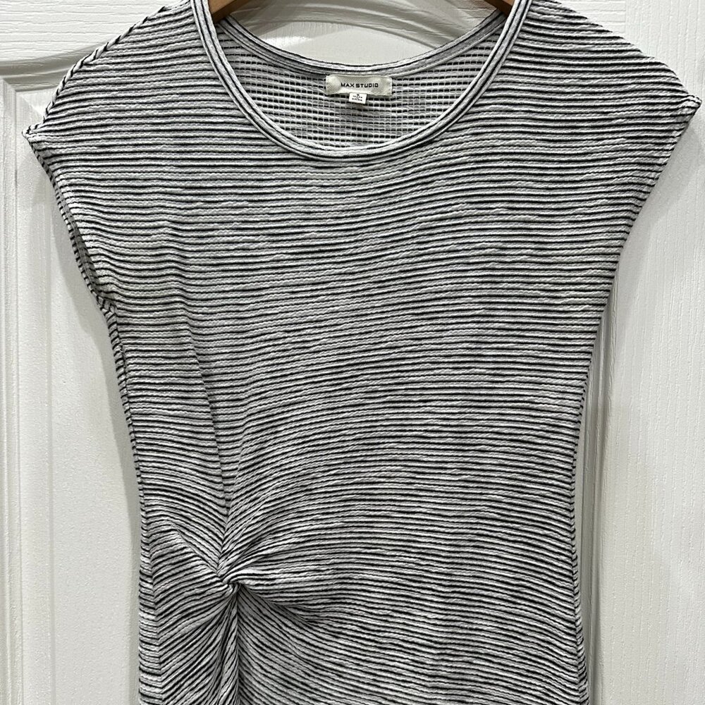 Black & White ribbed dress shirt
